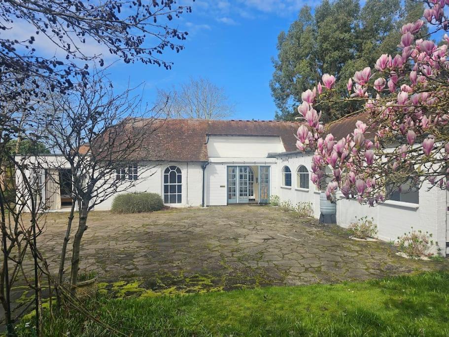 English Farmhouse Cottage Guildford Exterior photo