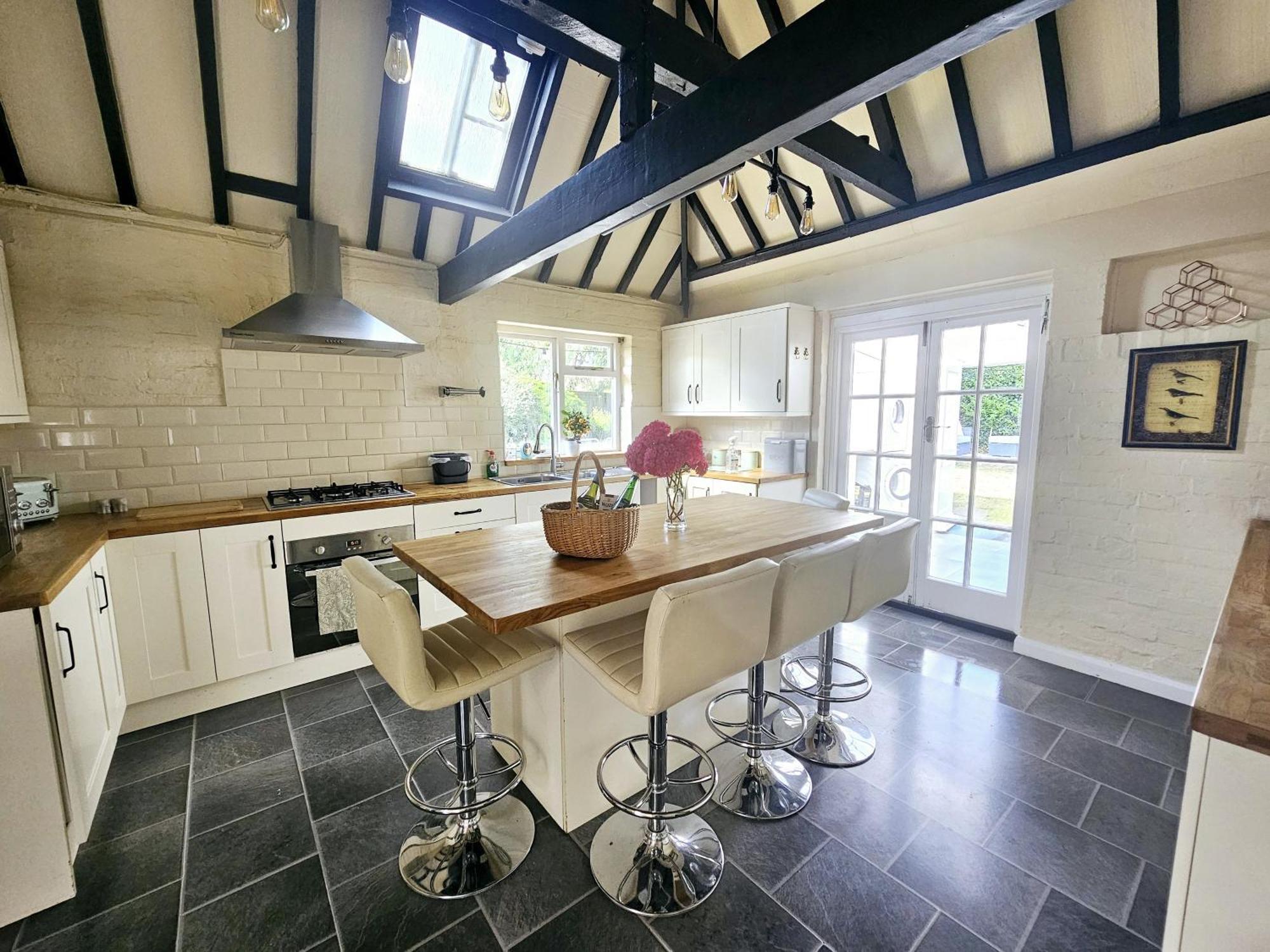 English Farmhouse Cottage Guildford Exterior photo