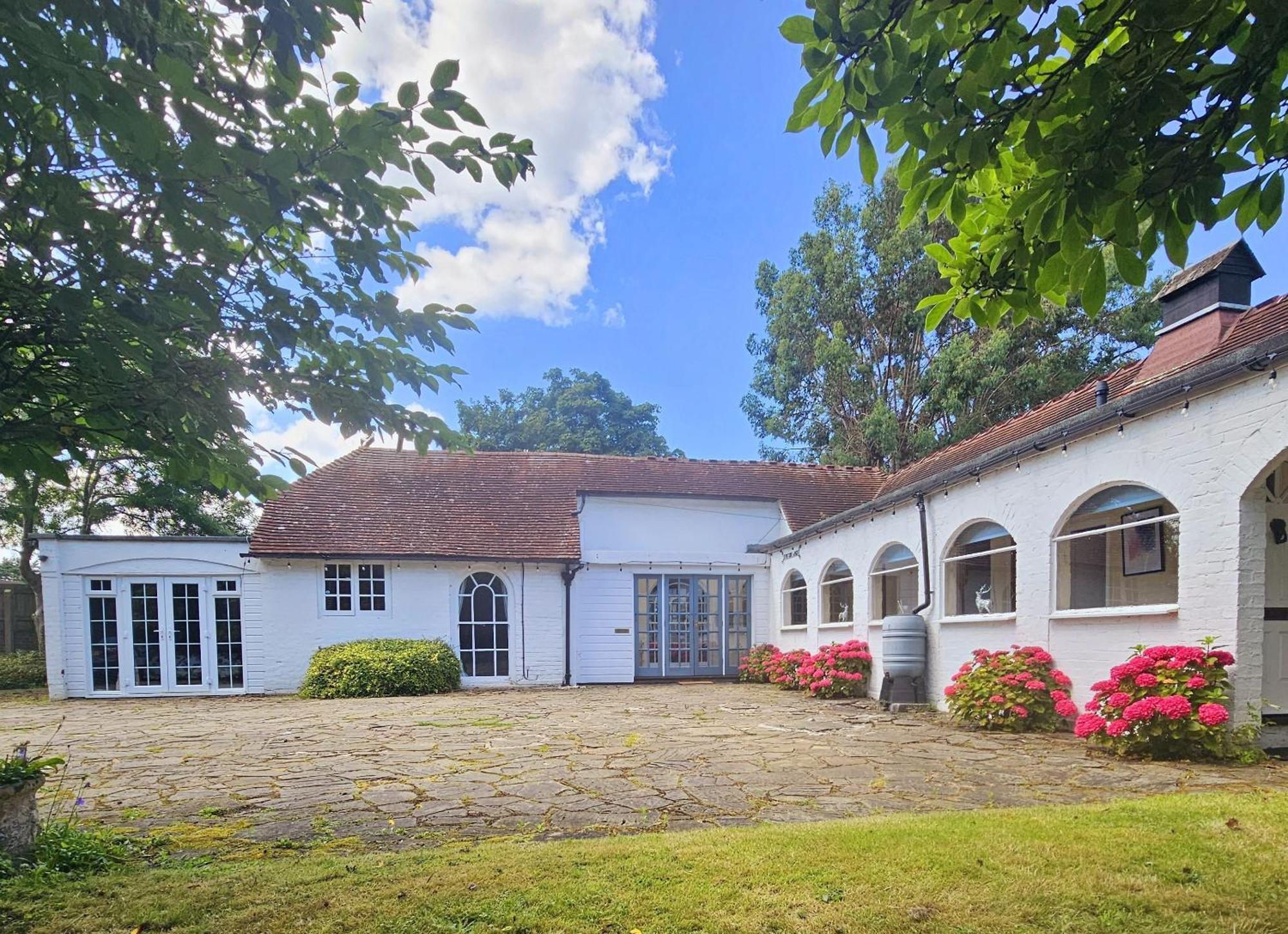 English Farmhouse Cottage Guildford Exterior photo