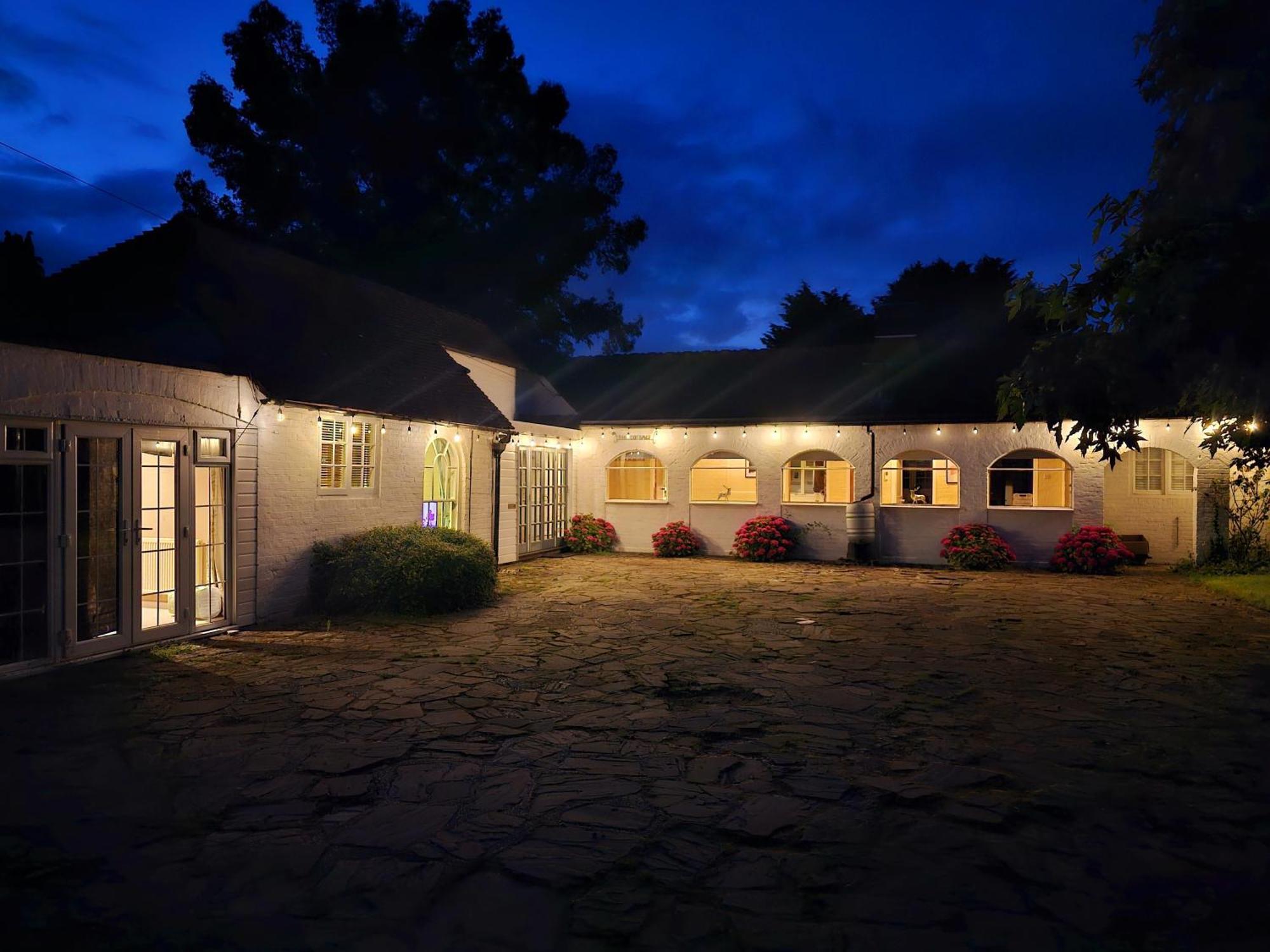 English Farmhouse Cottage Guildford Exterior photo